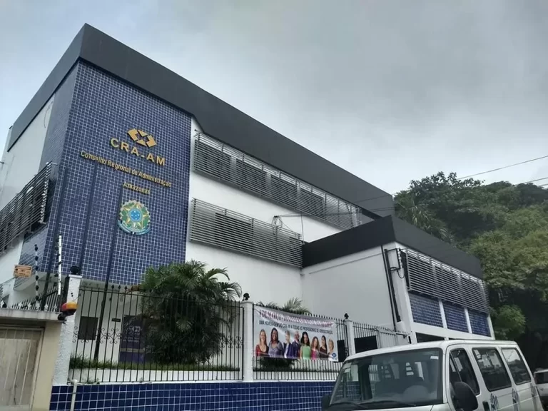 Concurso CRA-AM abre 54 vagas com salários de até R$ 5,6 mil