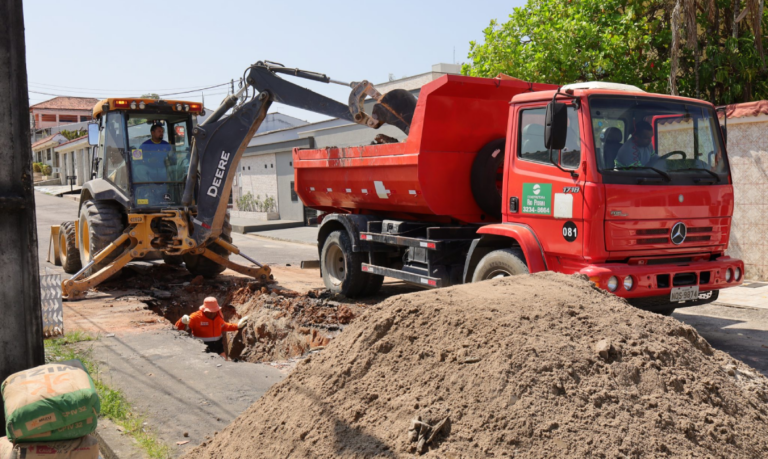 Obras de drenagem profunda avançam no conjunto Duque de Caxias, em Manaus