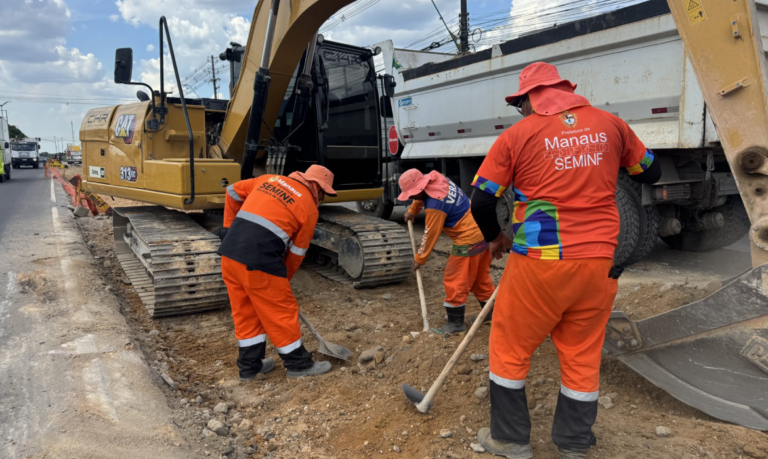 Prefeitura de Manaus inicia novo retorno semafórico na Torquato Tapajós para acesso ao Parque São Pedro