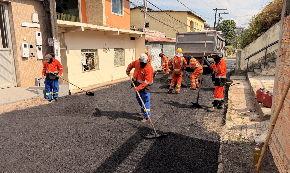 Recapeamento da rua Padre Cícero utiliza 150 toneladas de asfalto em toda a extensão da via