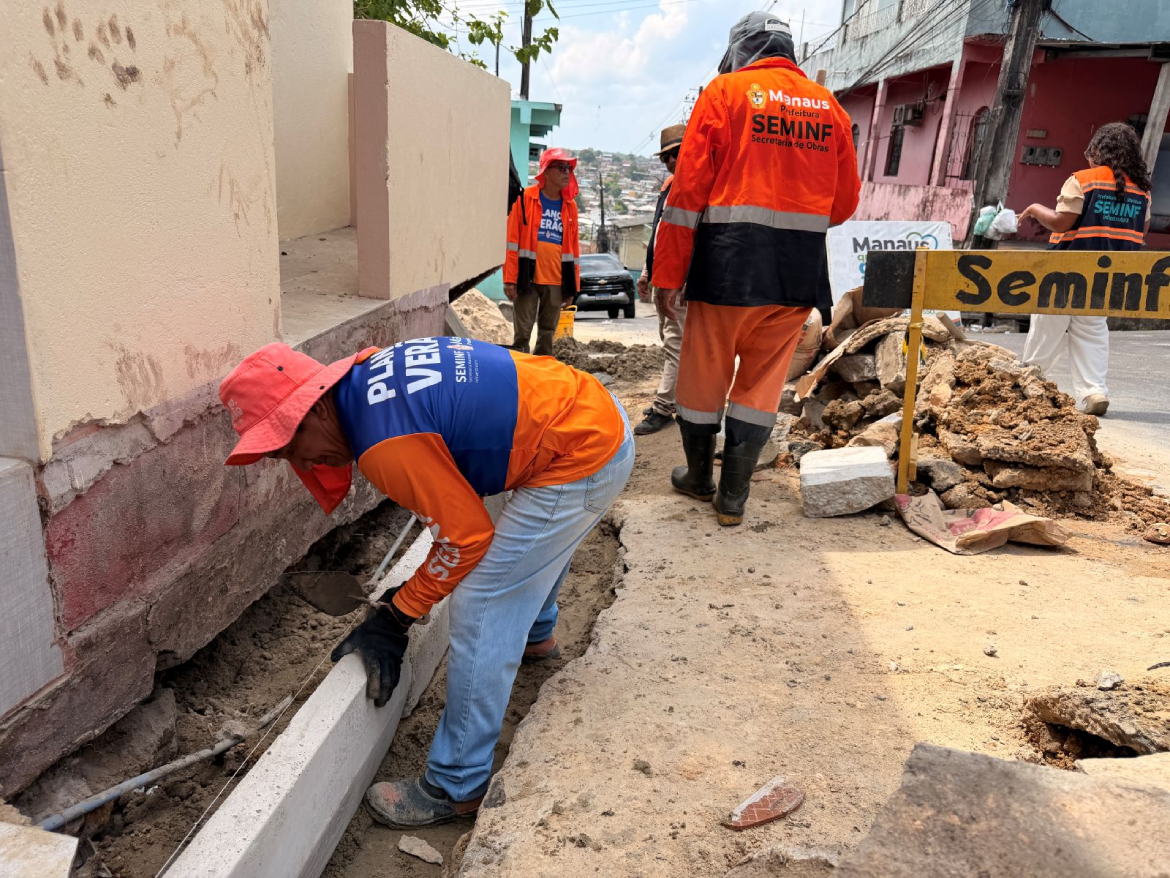 Prefeitura atua na recuperação de rede de drenagem para prevenir alagamentos na zona Leste