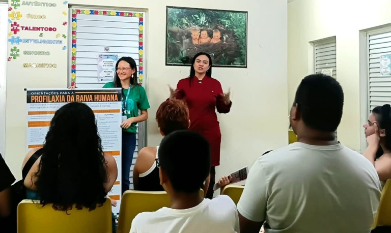Manaus realiza atividades educativas e vacinação de cães e gatos contra a raiva