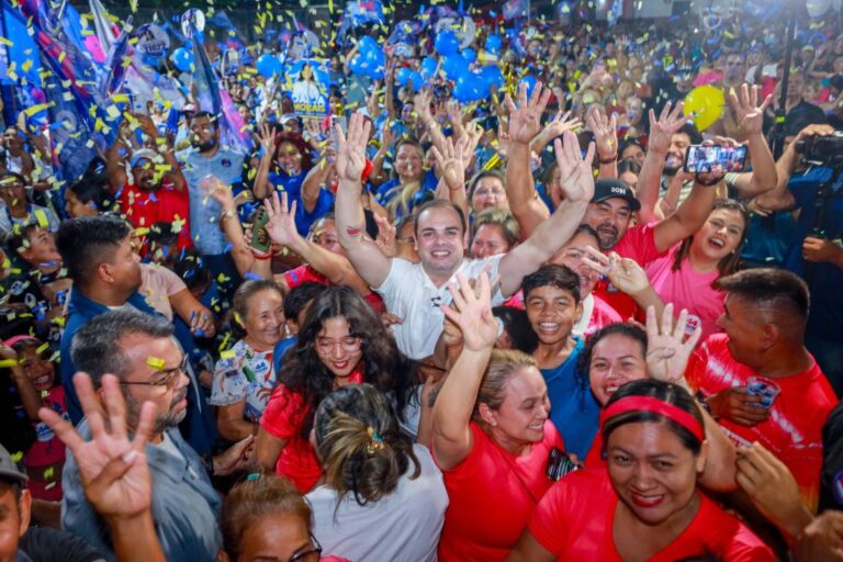 Roberto Cidade anuncia propostas para modernizar educação em reuniões nas zonas Norte e Leste de Manaus