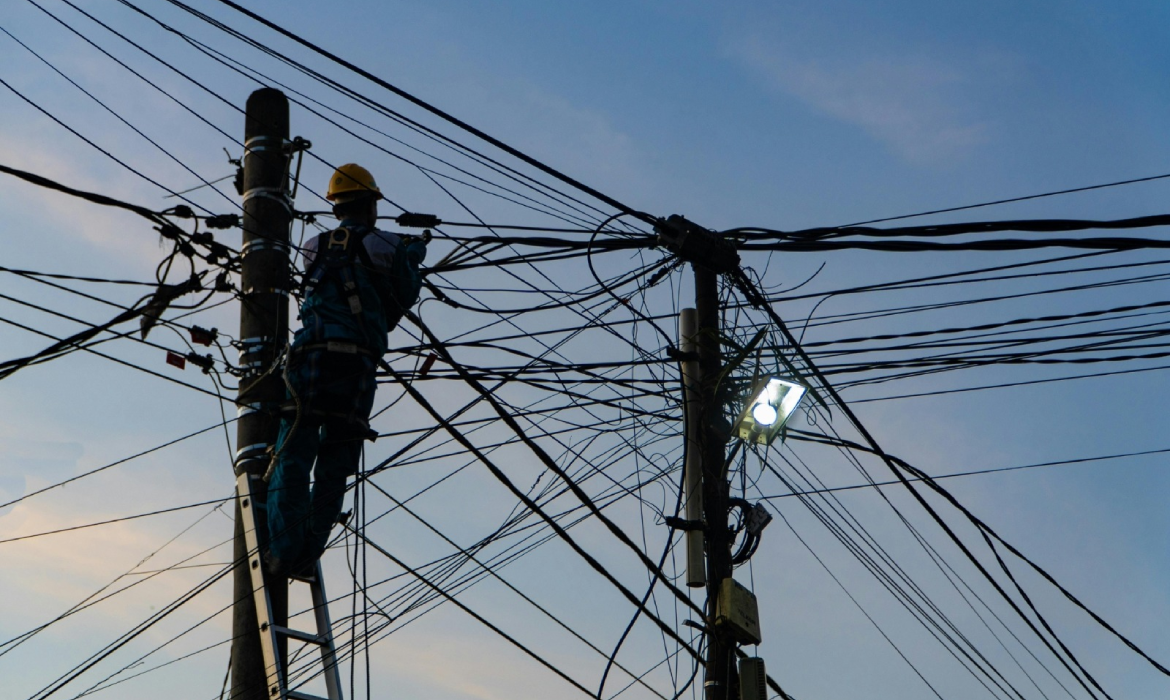 MPAM investiga troca de cabos de energia por fios de alumínio após reclamações em Manaus