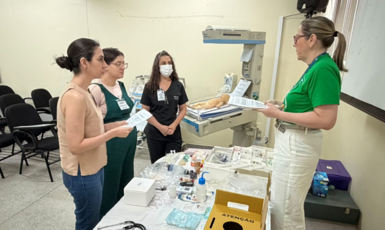 Maternidade Dr. Moura Tapajóz capacita 40 profissionais para transporte seguro de recém-nascidos de alto risco