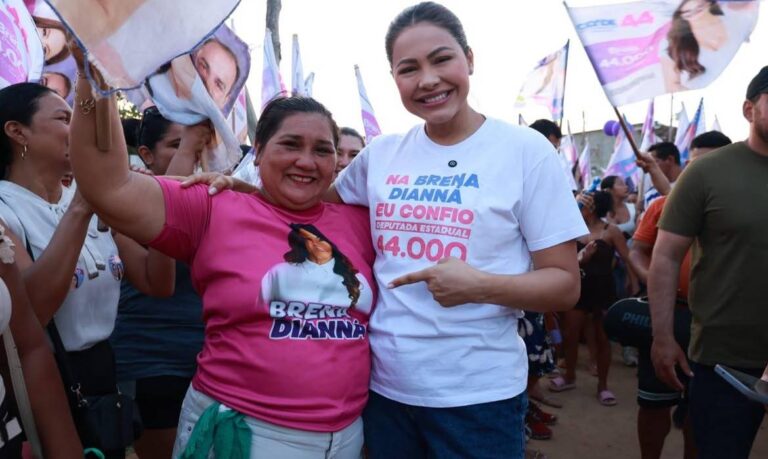 Com cartazes de homenagem e festa, moradores do Teixeirão abraçam candidatura de Brena Dianná