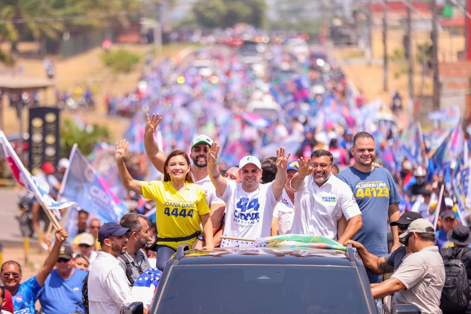 Roberto Cidade encerra maratona deste final de semana pelo interior com mega carreata em Itacoatiara