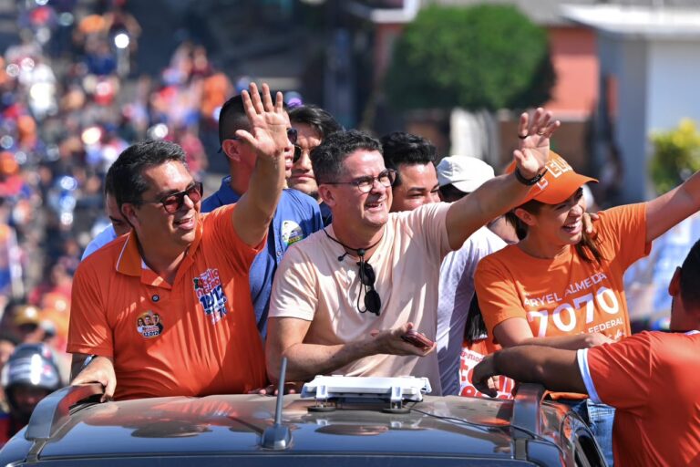 David participa de grande motociata em Maués e apresenta propostas para gerar emprego e fortalecer a produção rural