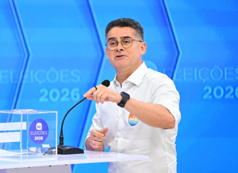 ”A senhora não colocou um tijolo na Santa Casa e fala que vai fazer hospitais”, dispara David para Maria do Carmo