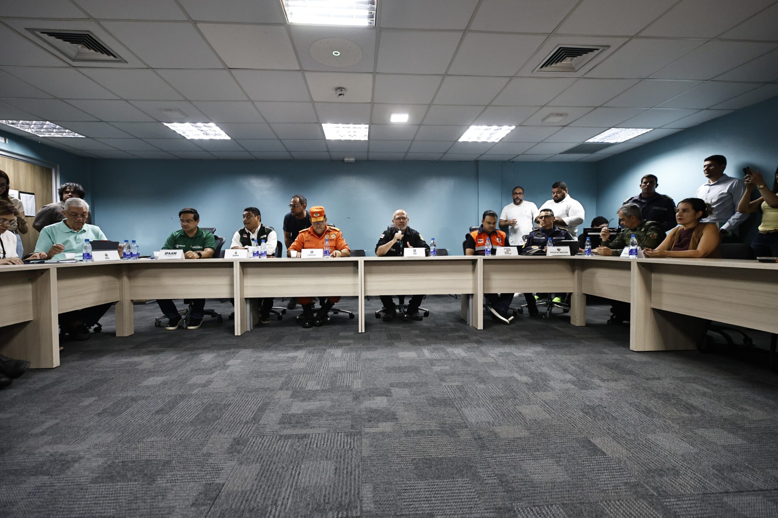 Órgãos estaduais reforçam monitoramento, fiscalização e combate aos incêndios em Manaus e municípios do interior
