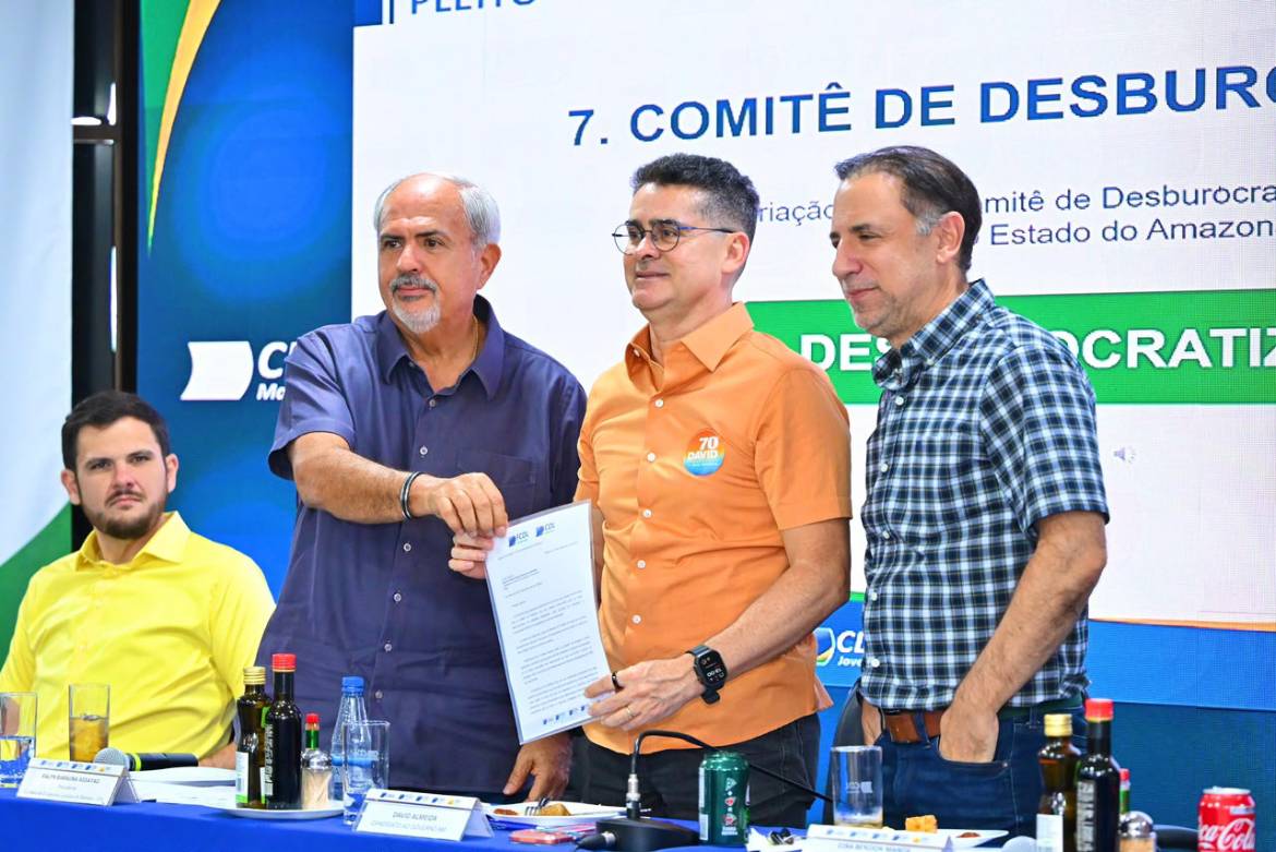 David assina carta-compromisso com setor lojista e propõe plano para desburocratizar o comércio