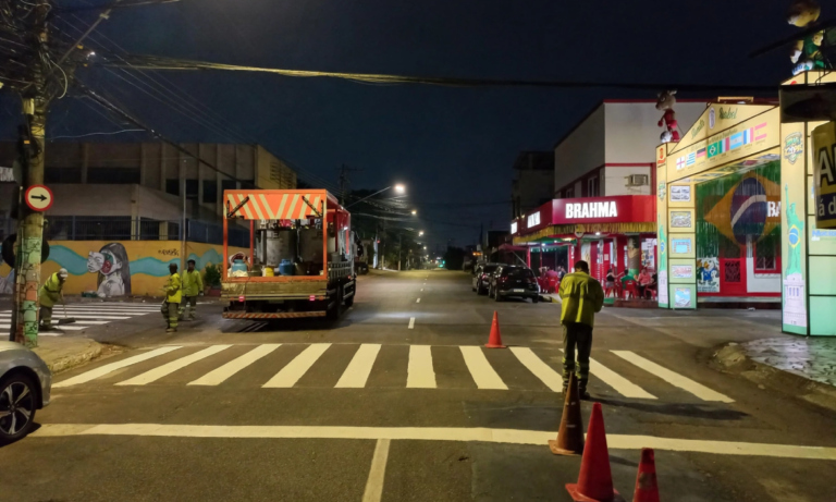 Manaus reforça revitalização de faixas e sinalização viária durante Semana Nacional de Trânsito