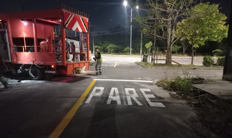 IMMU reforça sinalização viária em diferentes bairros de Manaus para organizar o trânsito