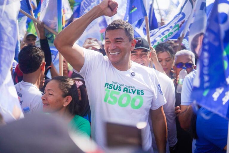 Jesus Alves tem recepção calorosa em Iranduba