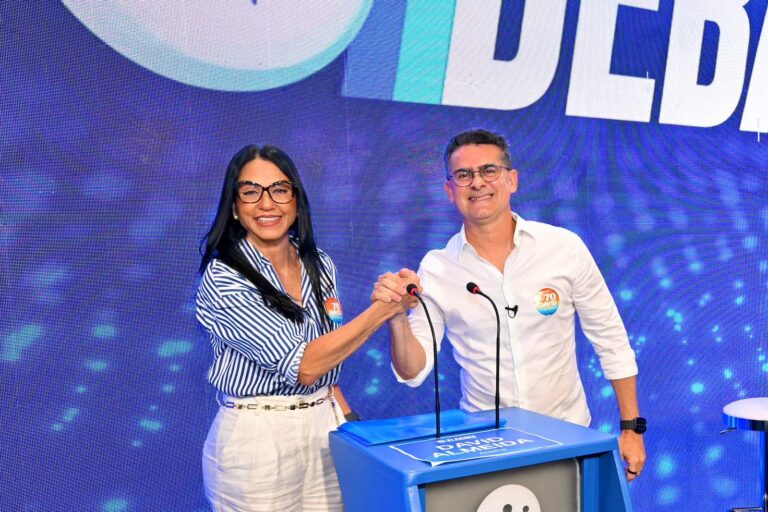 Em debate, Dra. Shádia lembra experiência e afirma que será uma vice atuante com David para zerar a fila do Sisreg no AM