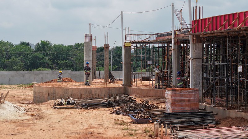 Prefeitura de Manaus prepara concretagem da laje da Fundação Municipal TEA
