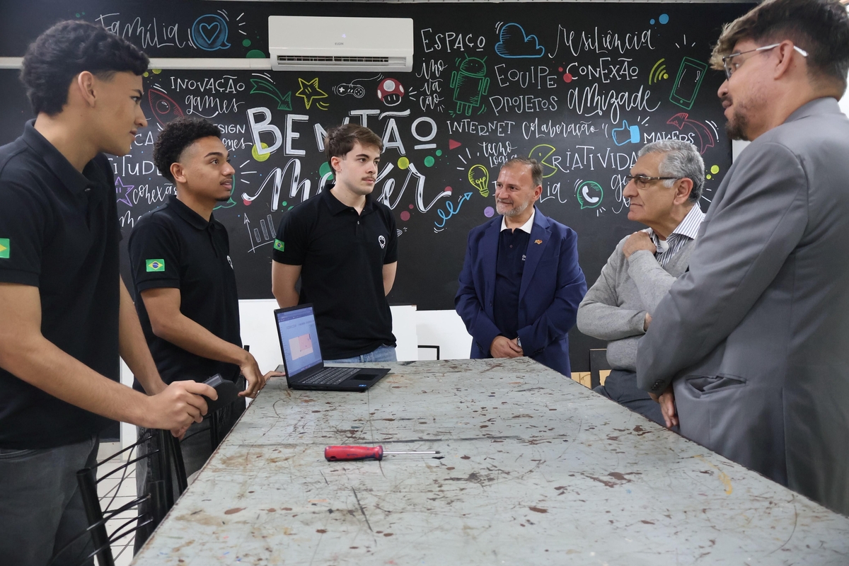Etecs de São Paulo superam média da OCDE no Pisa 2025