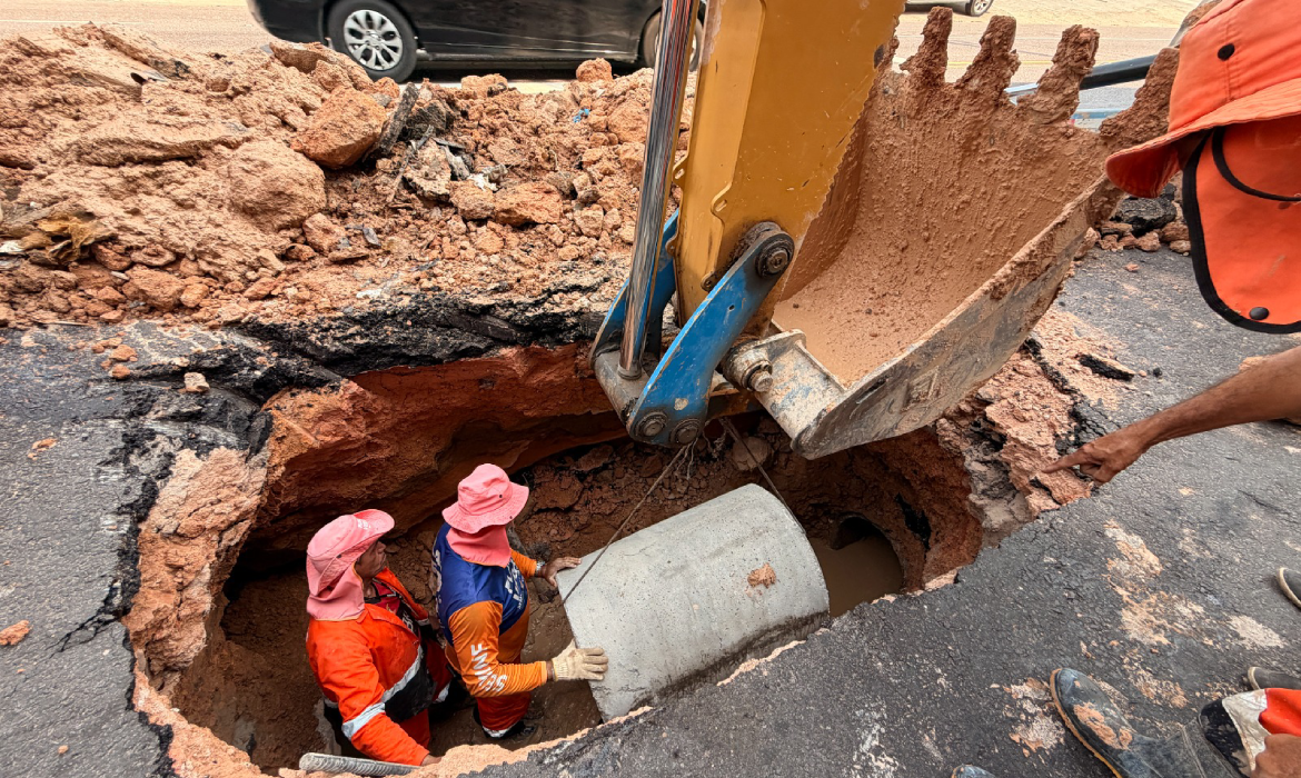 Descarte irregular de resíduos compromete drenagem profunda na zona Sul de Manaus