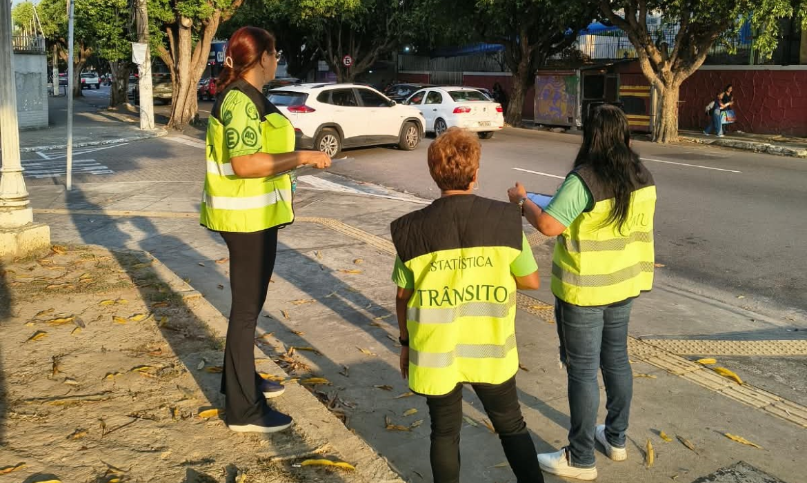 Prefeitura de Manaus estuda alterar sentido de via no entorno da praça do Congresso