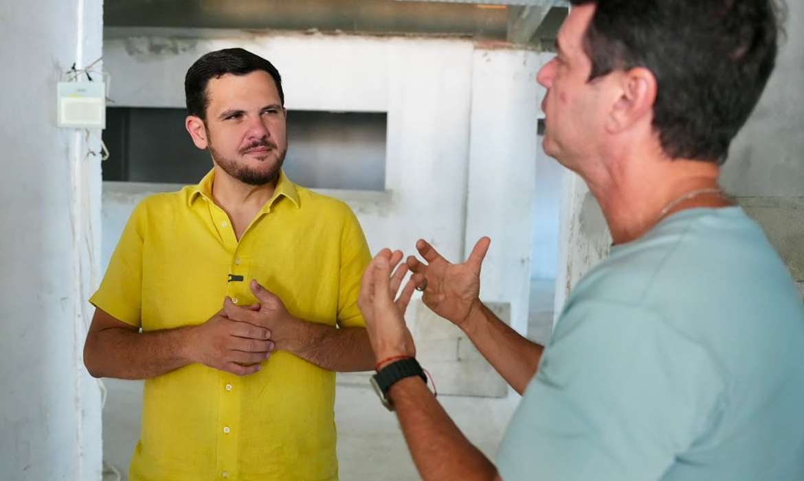 Renato Junior vistoria obras do Caps no Lago Azul com 60% de execução e garante ampliação da rede de atenção psicossocial do município