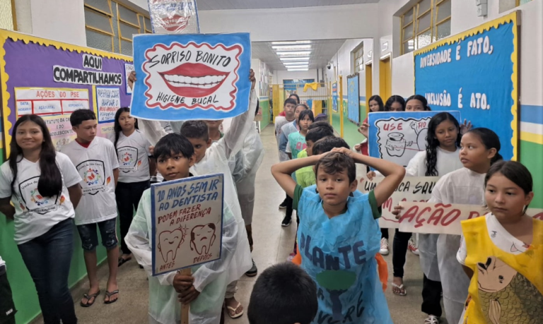 Semsa realiza Passeata da Saúde Bucal com estudantes de Nossa Senhora do Livramento