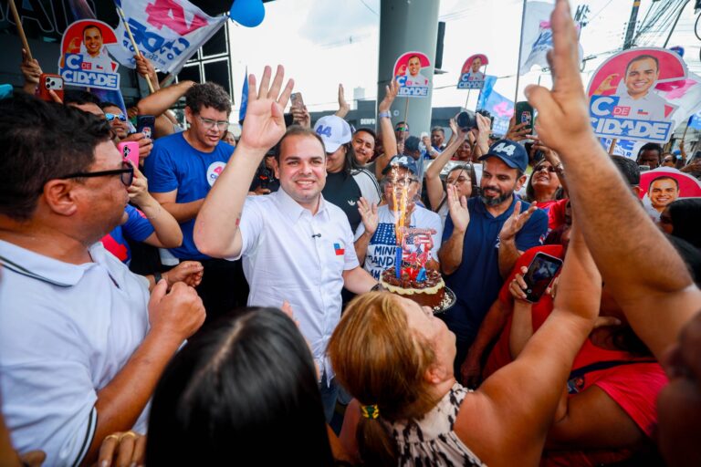 Banzeiro do 44 toma as ruas de Manaus na reta final da campanha