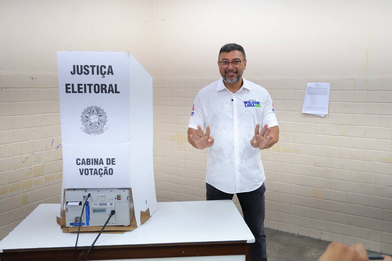 Wilson Lima vota em Manaus e diz confiar no reconhecimento do povo do Amazonas