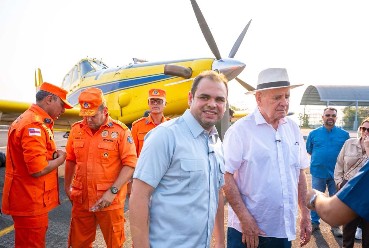 Governador Roberto Cidade recebe aeronaves que passam a reforçar combate às queimadas no Amazonas