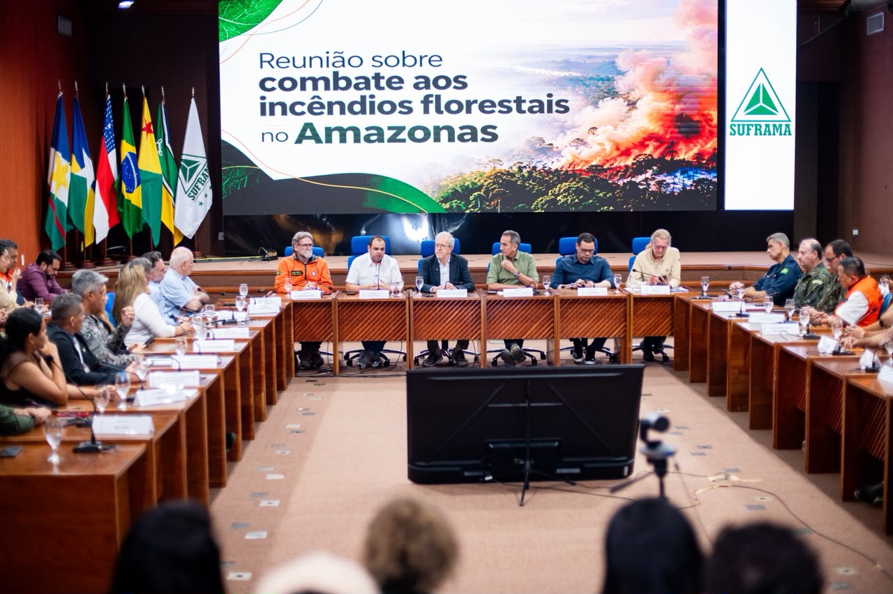 Governador Roberto Cidade recebe ministros e reforça atuação conjunta contra incêndios florestais no Amazonas