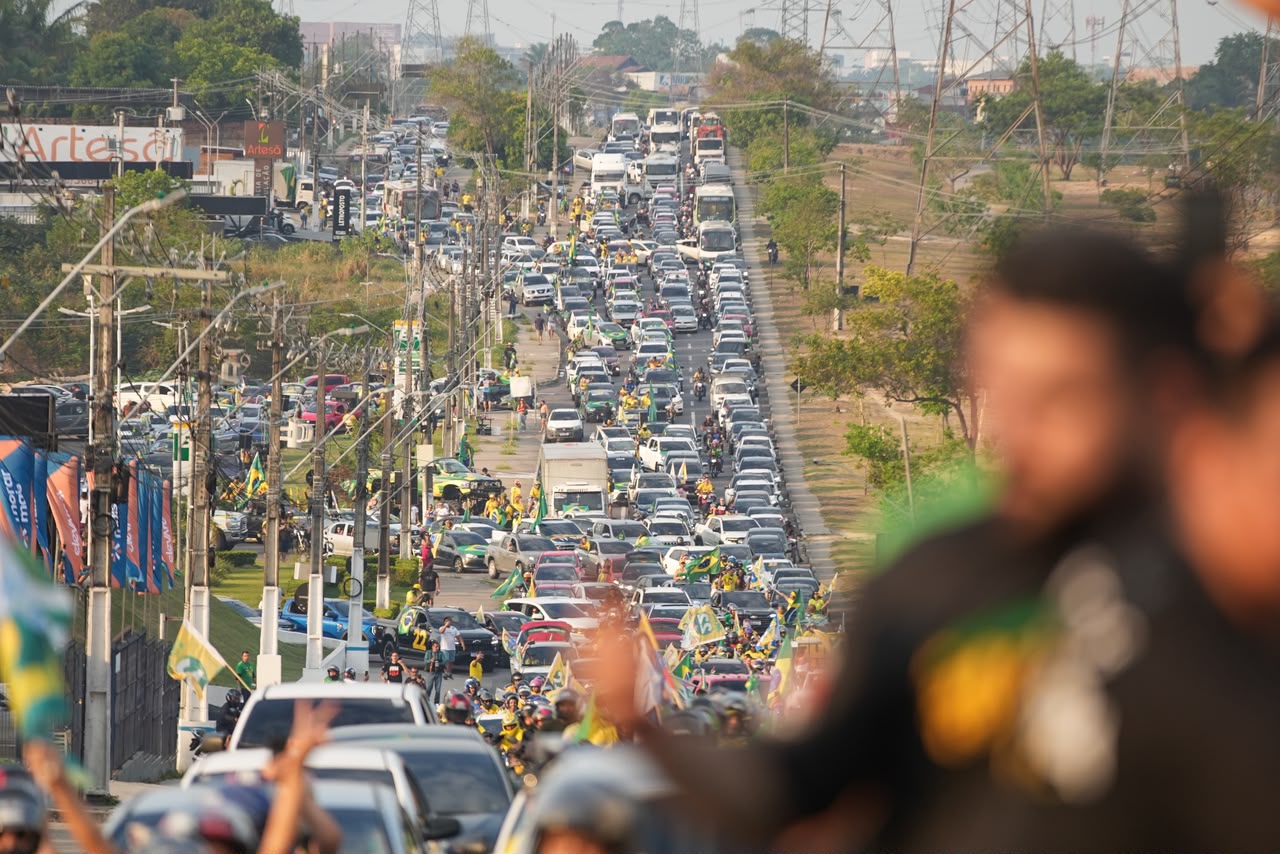 Megacarreata do 22 reúne cerca de 5 mil apoiadores de Maria e Flávio nas ruas de Manaus