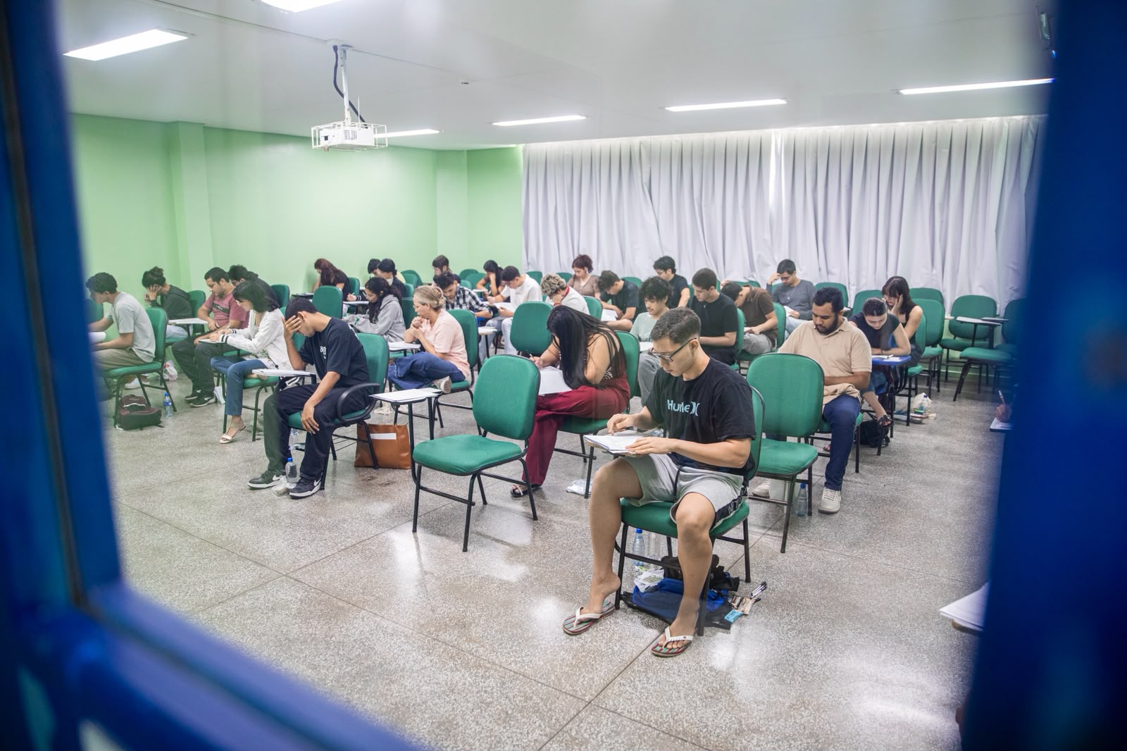 Expectativas de ingresso na universidade marcam primeiro dia do Vestibular da UEA