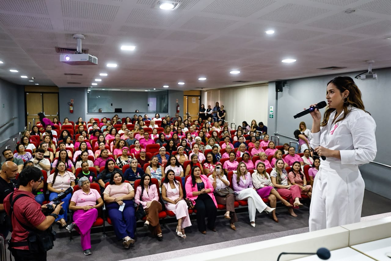 Governo do Amazonas promove ação do Outubro Rosa com foco no autocuidado e na saúde integral da mulher