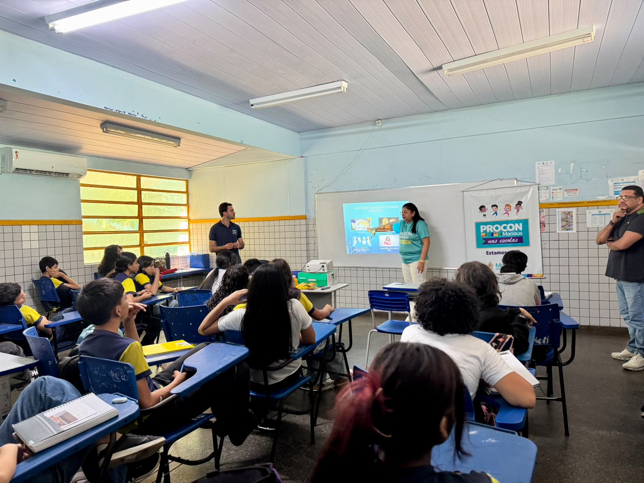 Projeto Procon Manaus nas Escolas ensina estudantes sobre consumo consciente e educação financeira