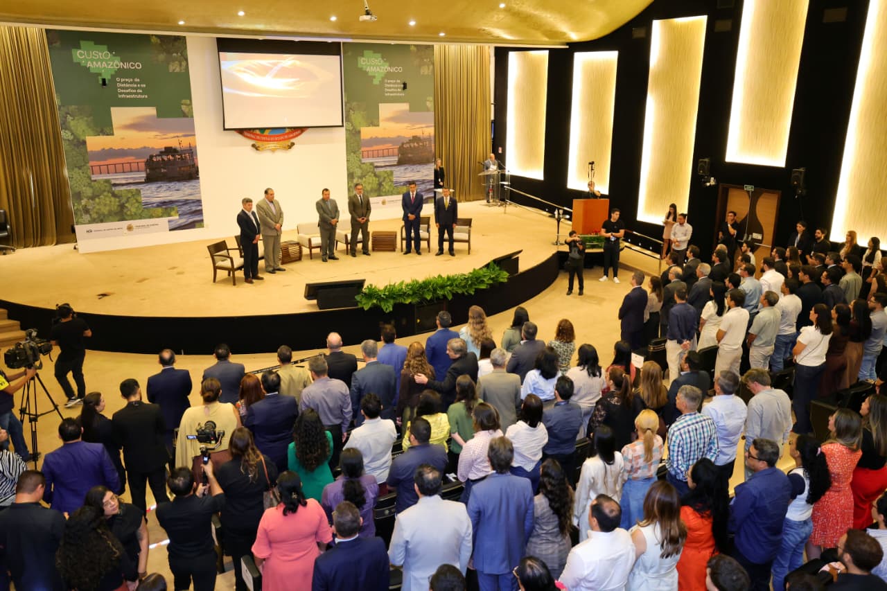 Seminário em Manaus discute como as distâncias da Amazônia elevam custos de obras e serviços públicos