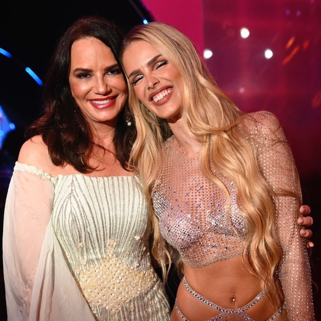 baile da vogue luiza e yasmin brunet 1676115356308 v2 1x1