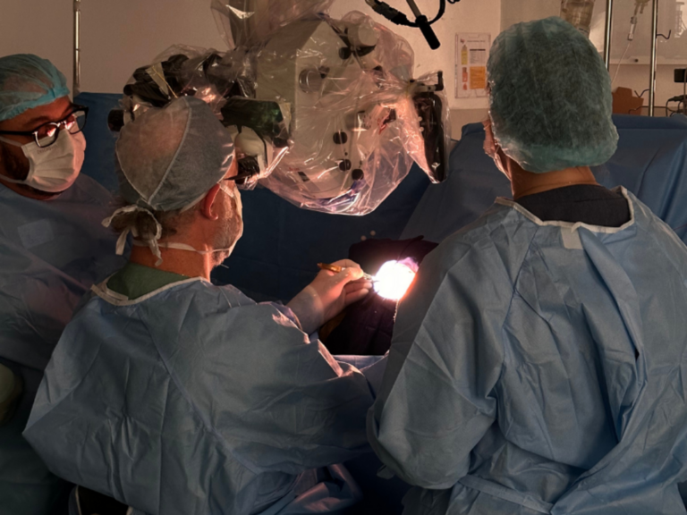 Cirurgia ao vivo é destaque do Neuro University Summit 2026