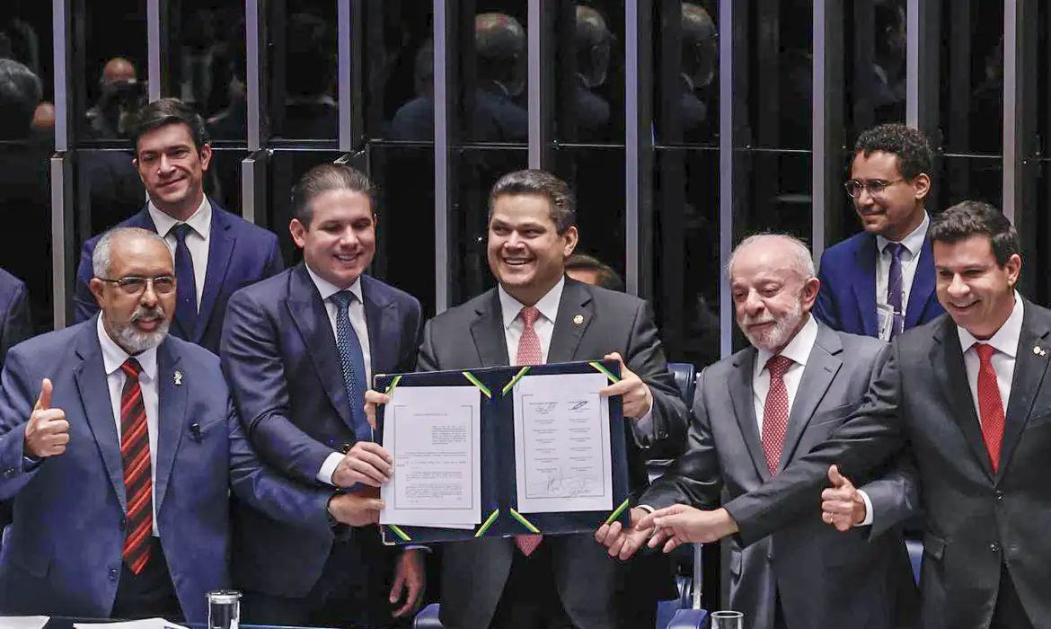 Congresso promulga fim da escala 6×1 nesta sexta-feira