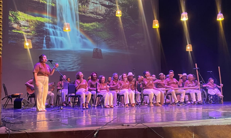 Aposentadas e pensionistas da Manausprev participam de mostra cultural no Teatro Amazonas